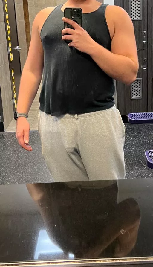 I freeball at the gym as a public service to all the bulge watchers out there. I hope you do too! 