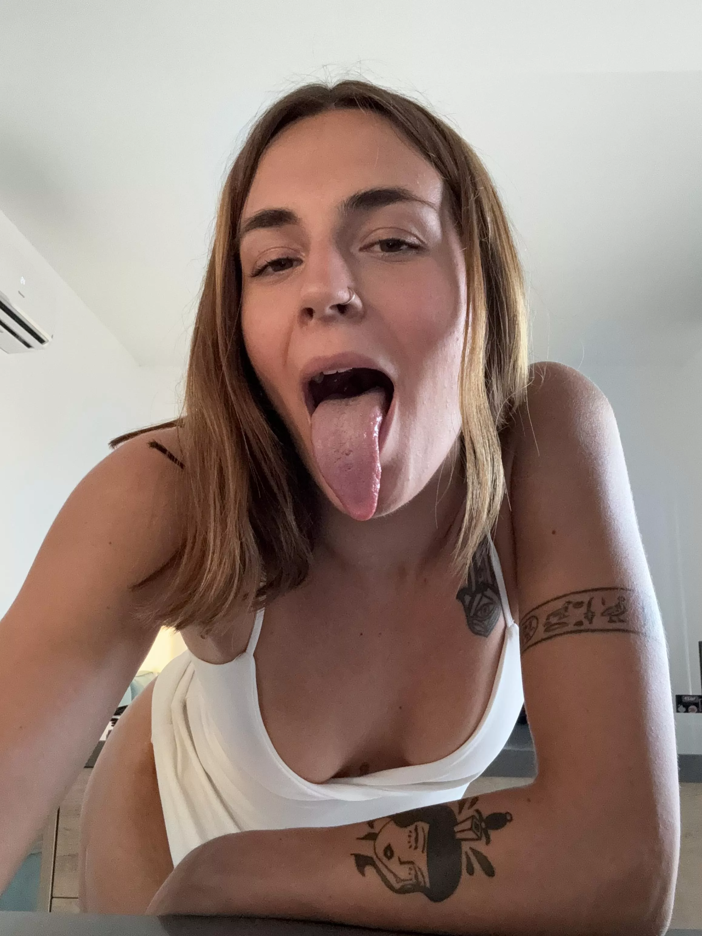 I only swallow old guy's cum 