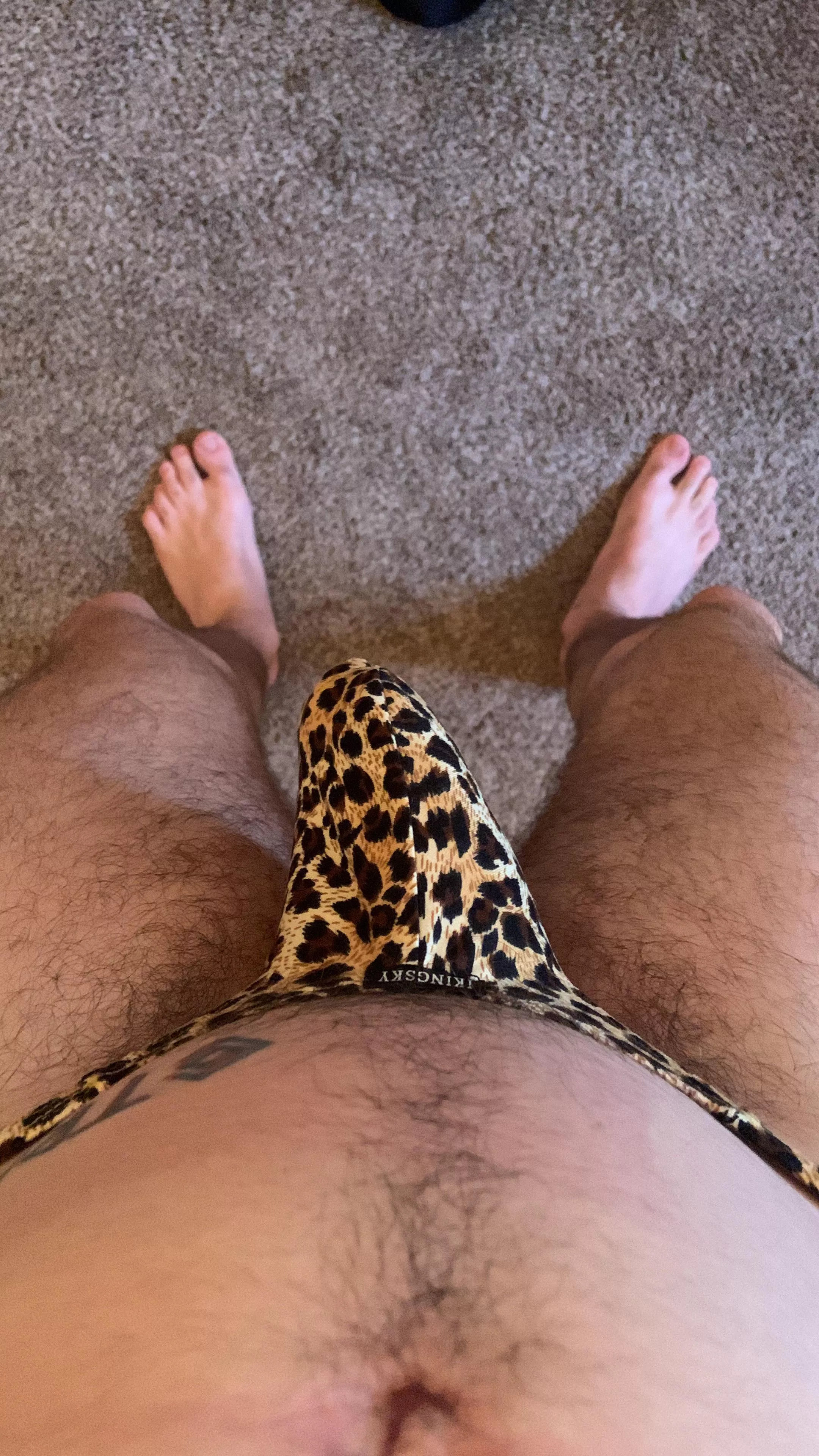 i only wear loincloths or leopard print 🐾