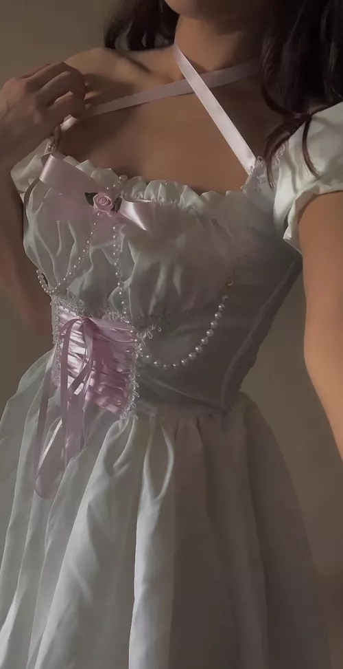 i really feel like a princess in this dress eekk🎀👑