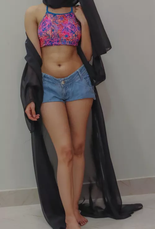 i wish guys would stop staring at my cleavage in the hijab