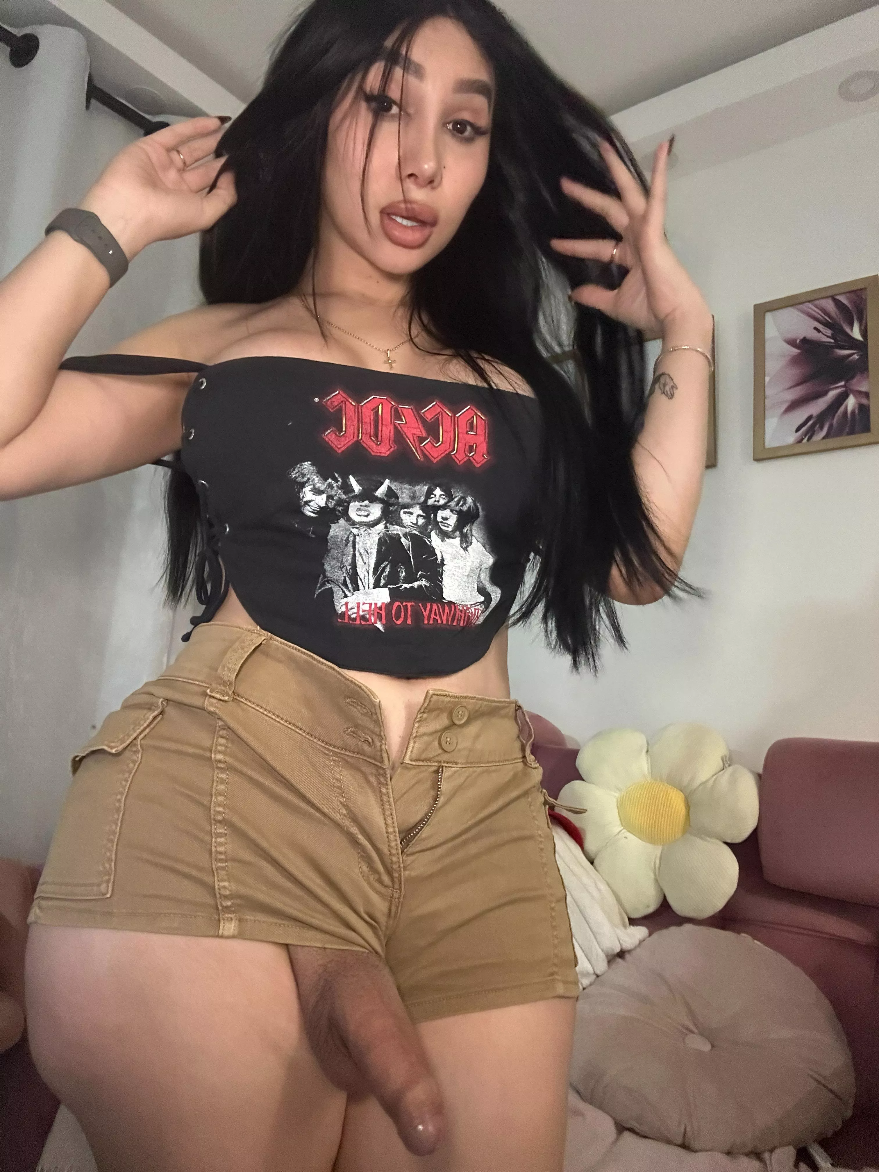 If I was your gf and welcomed you home like this... wyd?🥰