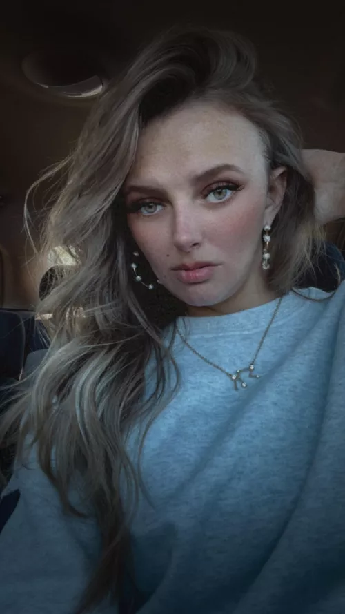 If you're scared? Ill guide you. First-time? Ill explain. Short term? Long term? I do both. Like taking risks? I have games. Like to ease into it or come in hot? As long as you respect my time and experience, we will have a great time, remember who's i