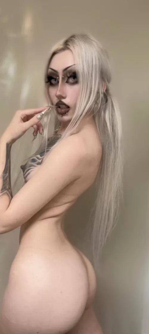 I’m a bad gf, I won’t let you pull out.