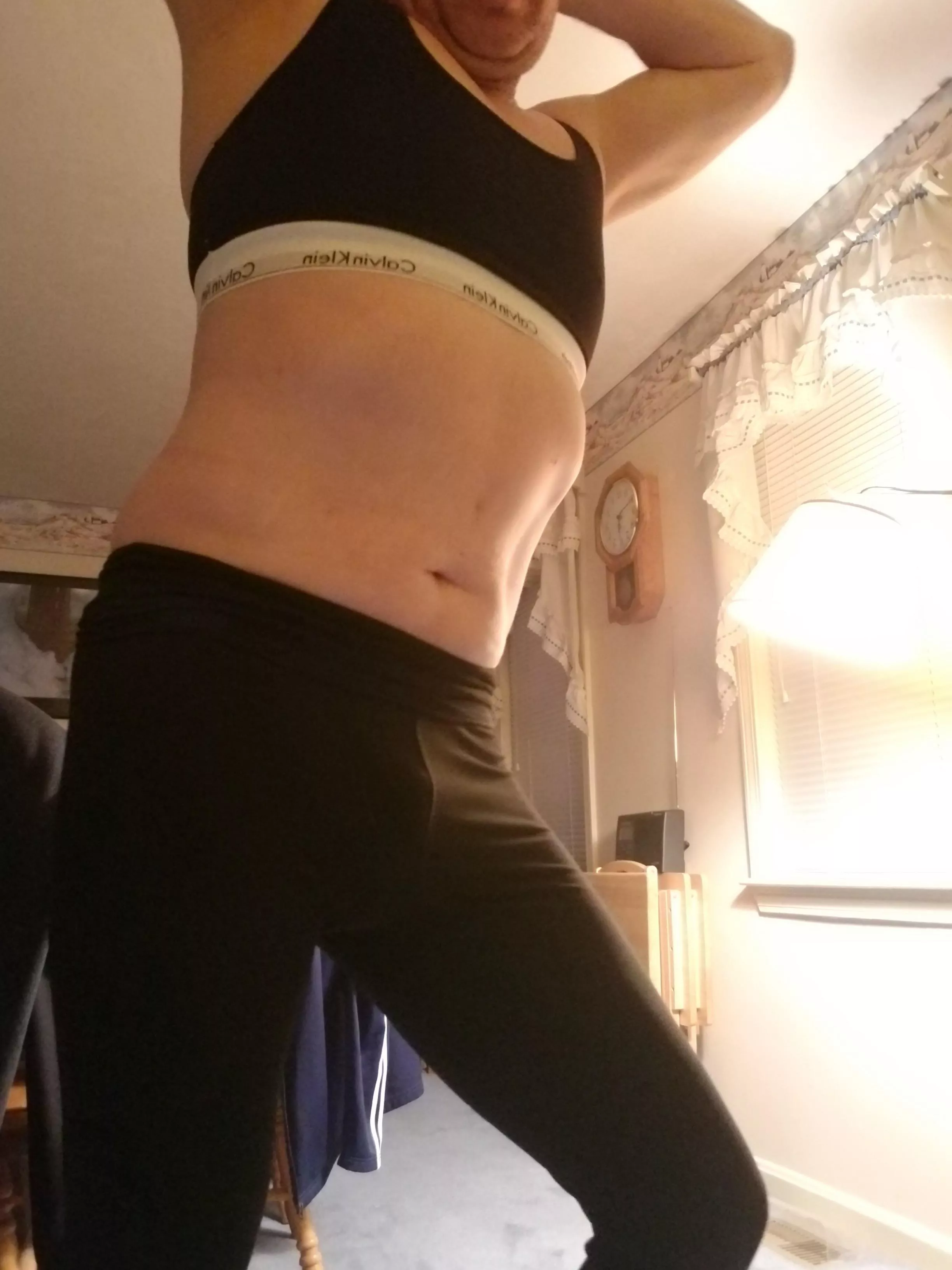 I'm fleeing the Palace for the gym. Wanna cum with me😋