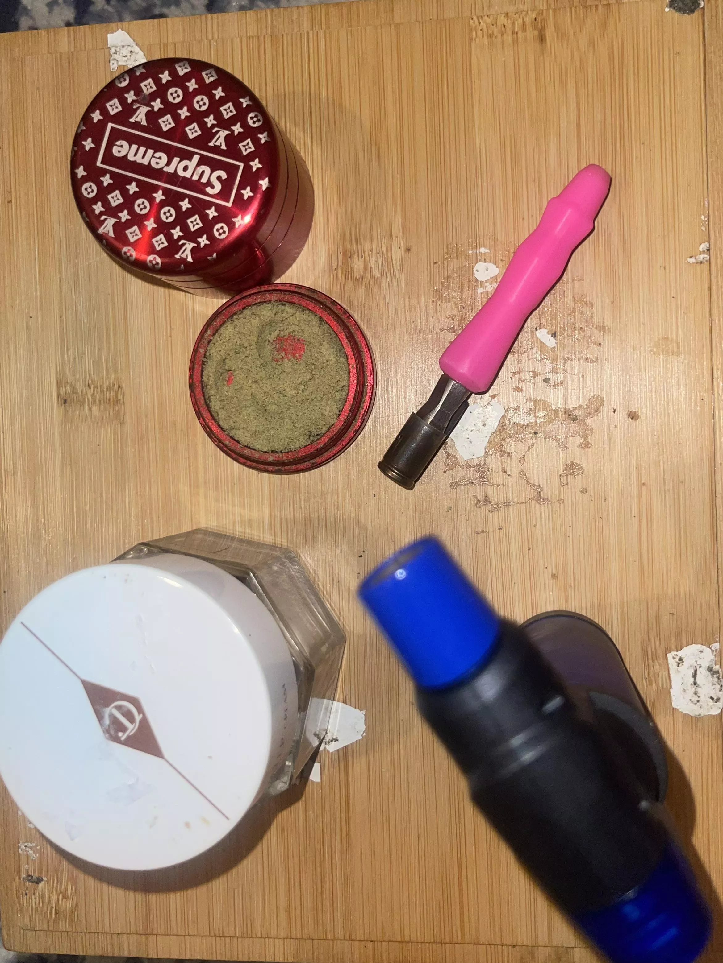 I’m new here, love my brand new hot pink ‘b’ 💕💅