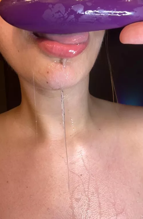 I’m so sloppy when I give head🤤