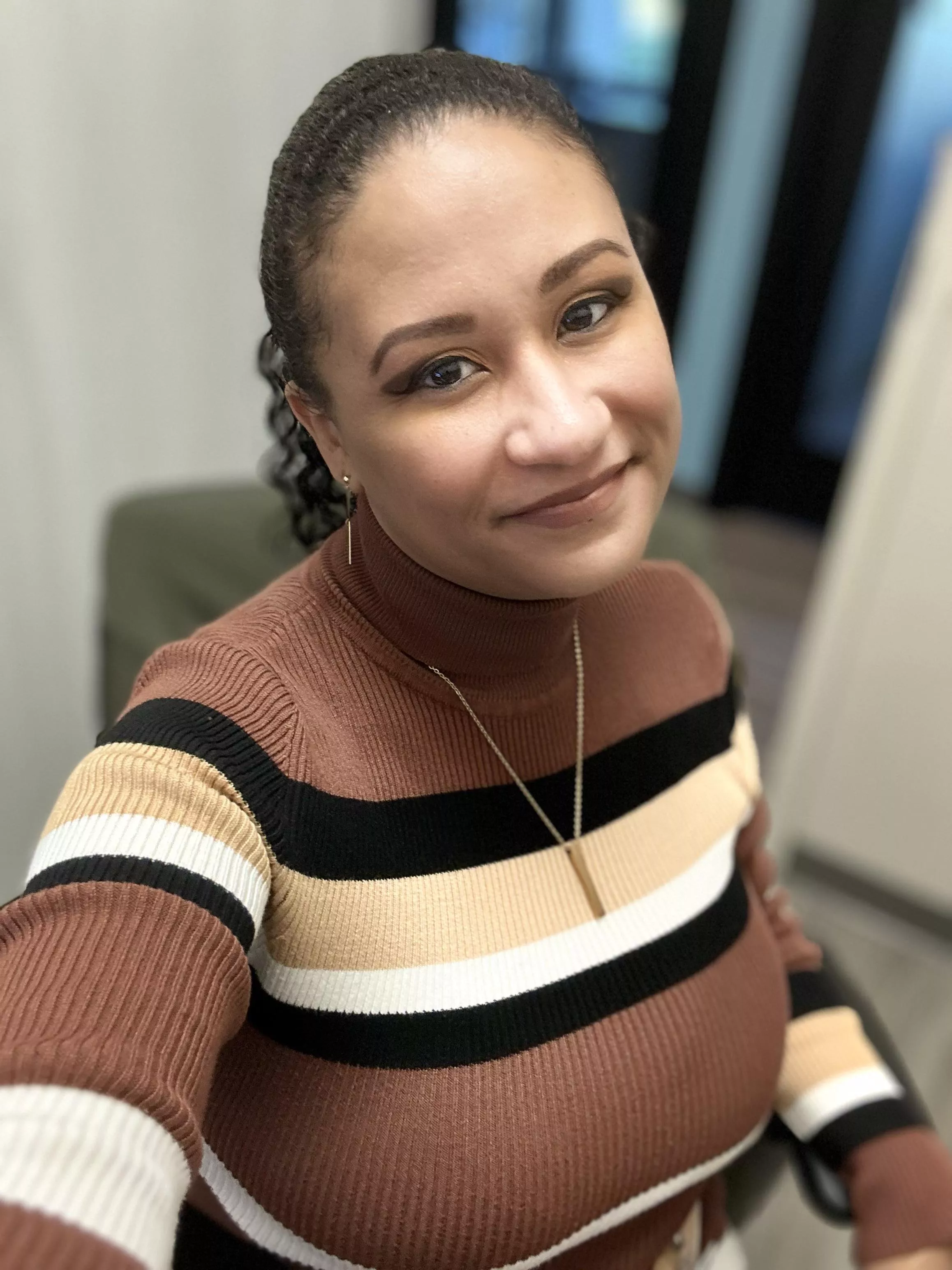 It’s FriYay!Happy Friday from your favorite secretary! Who’s ready for the weekend?