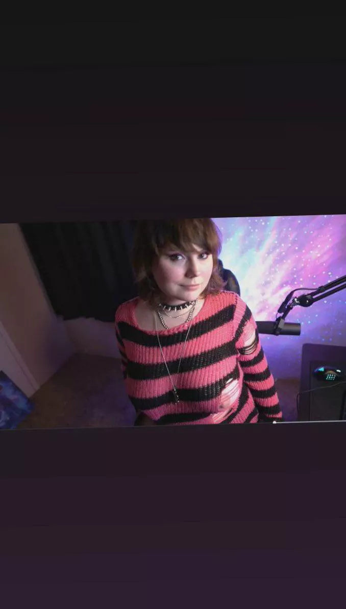 Just showing off my tits after gaming all night