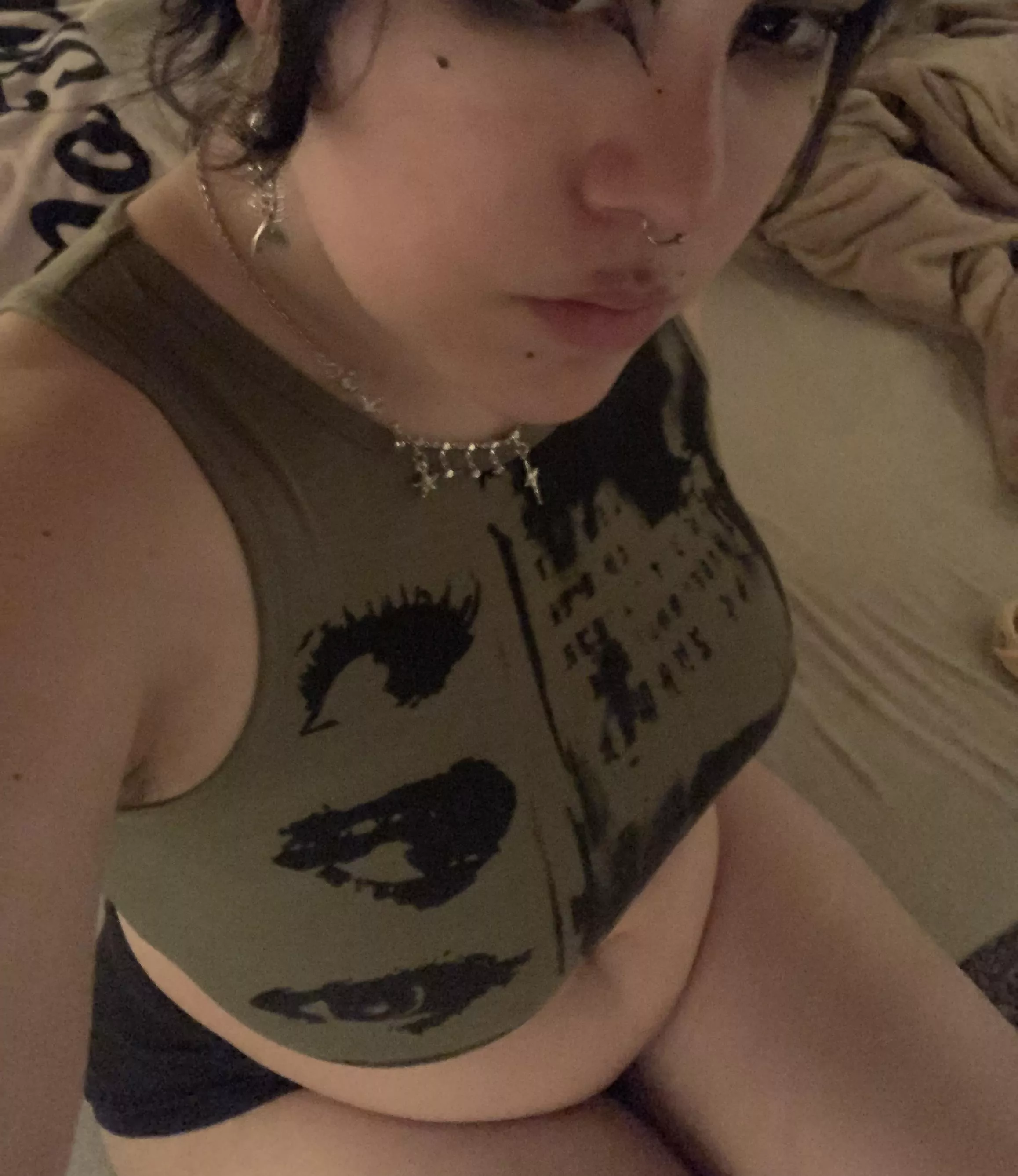 Let me be ur weird/offputting gf 