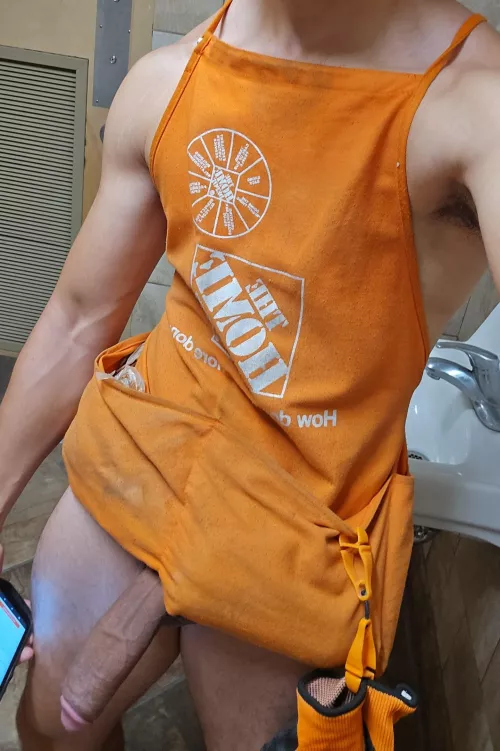 M(19) Choke on my cock by the loading dock?