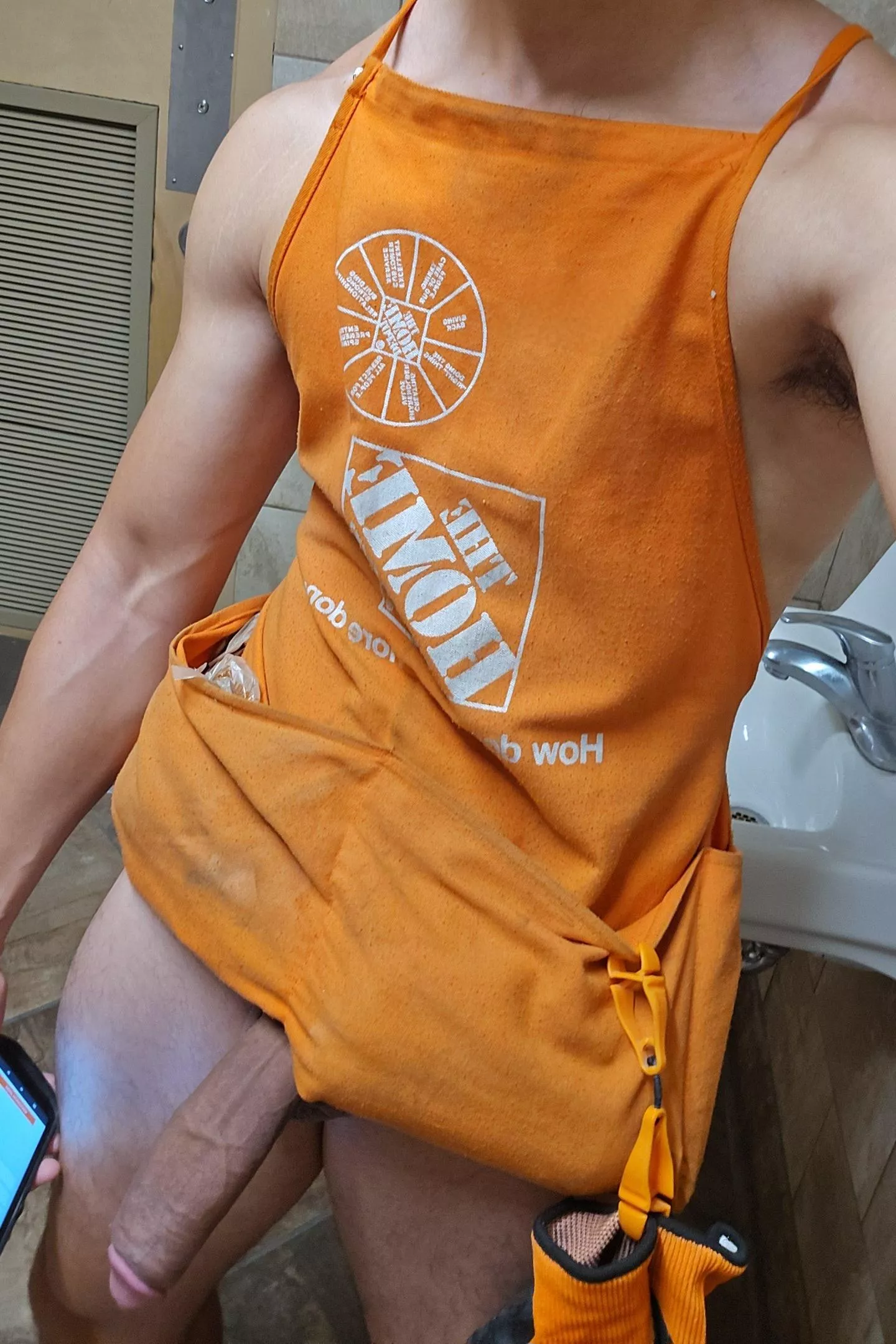 M(19) Choke on my cock by the loading dock?