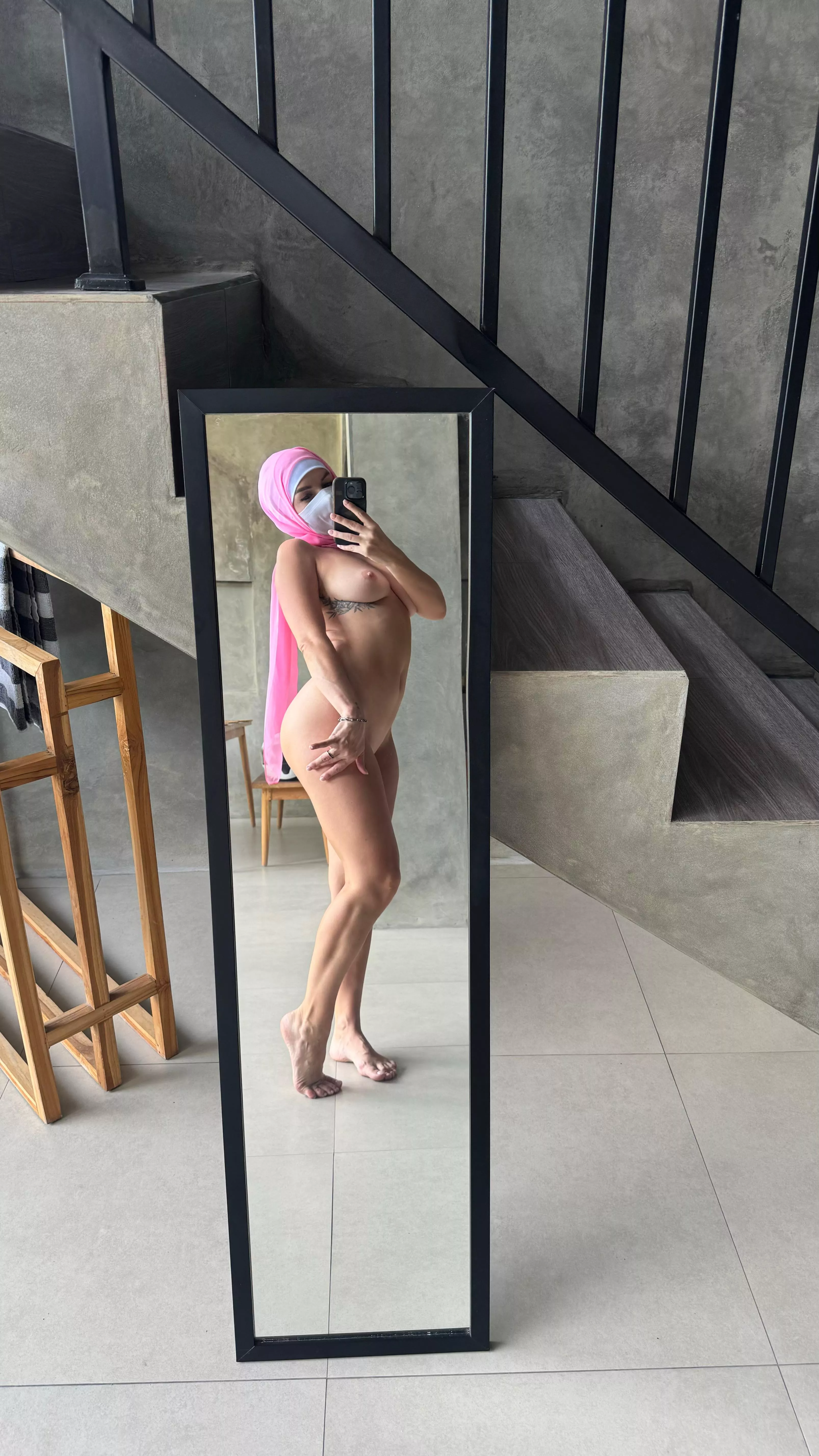 My legs look sexy in these selfies