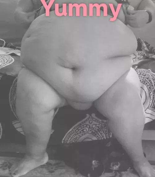 My pussy is hidden under my fat belly do you think you can find it? I’m so horny 