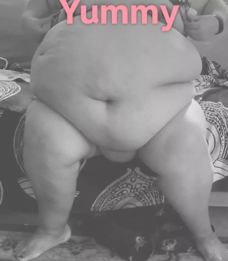 My pussy is hidden under my fat belly do you think you can find it? I’m so horny 
