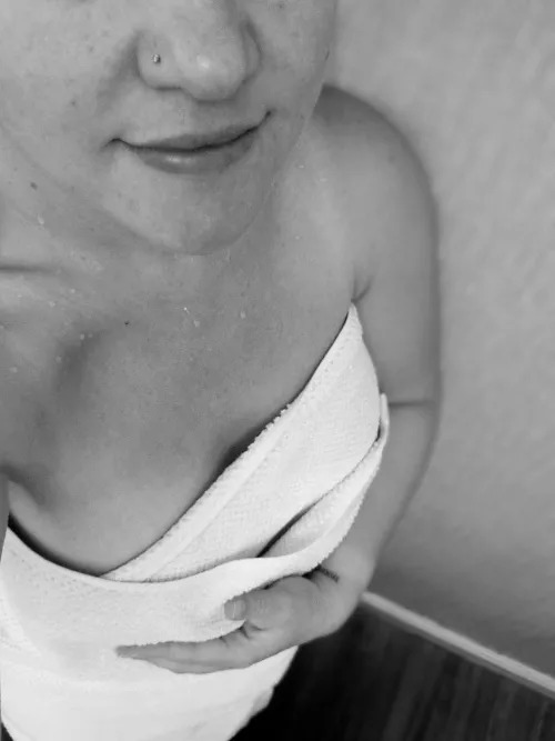 Never nude on reddit but I am in other places..