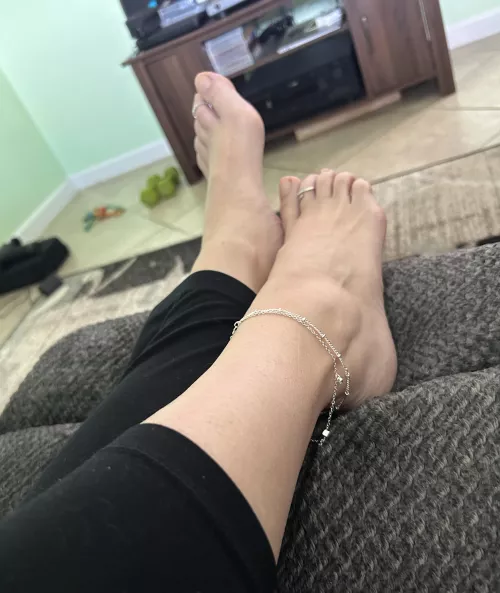 Relaxing before bed (oc)