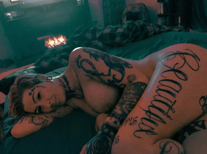 Tattooed amputee girl. 