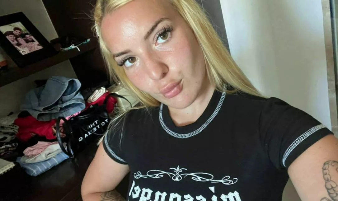 Travis : f4m here's the perfect place for your face