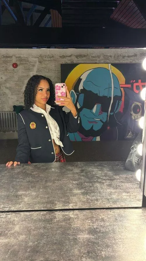 Treat me like the slut I am ;)