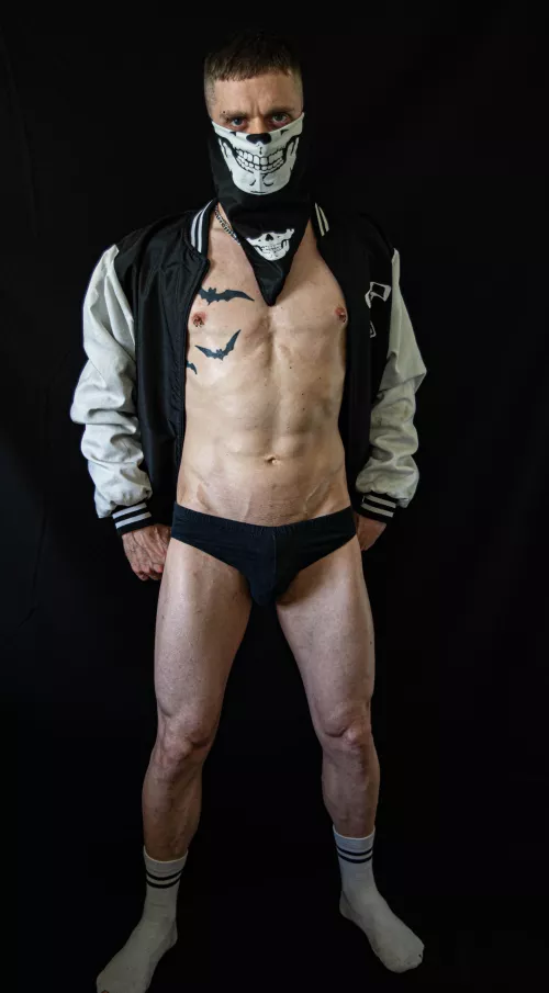 WANT TO WORSHIP MY THIGHS?