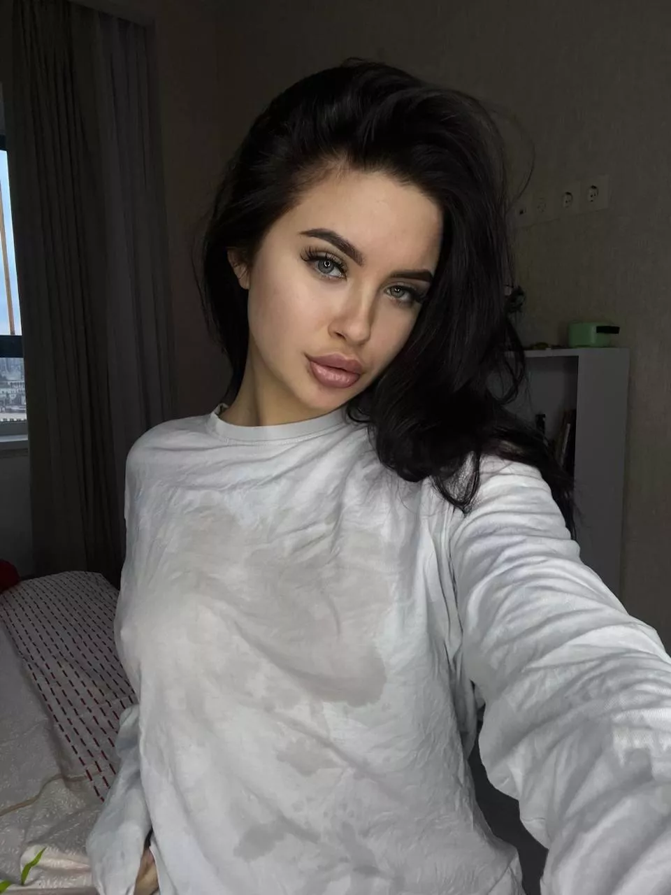 wet sweatshirt makes my boobs look sexy