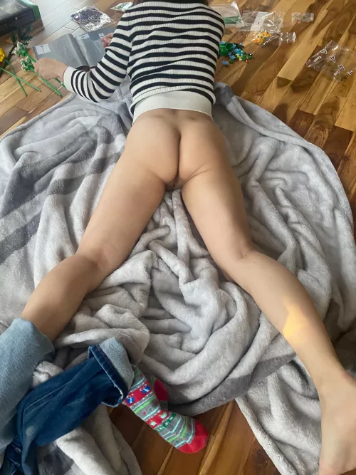 Would you like some chinese cake served to you on the floor? 