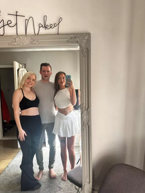 You guys , I made the hottest content with Bia and Sam that’s posting today !! We made loads of sexy videos that I’m so excited for you to see 😻 link below 👇🏻 