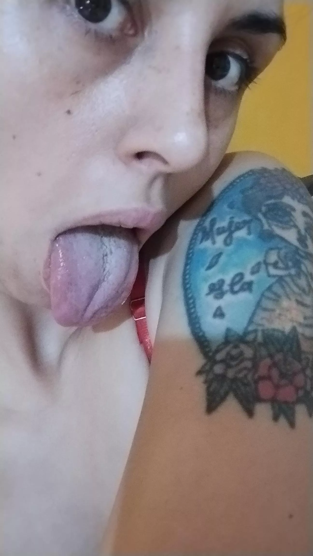 Yummy tongue 