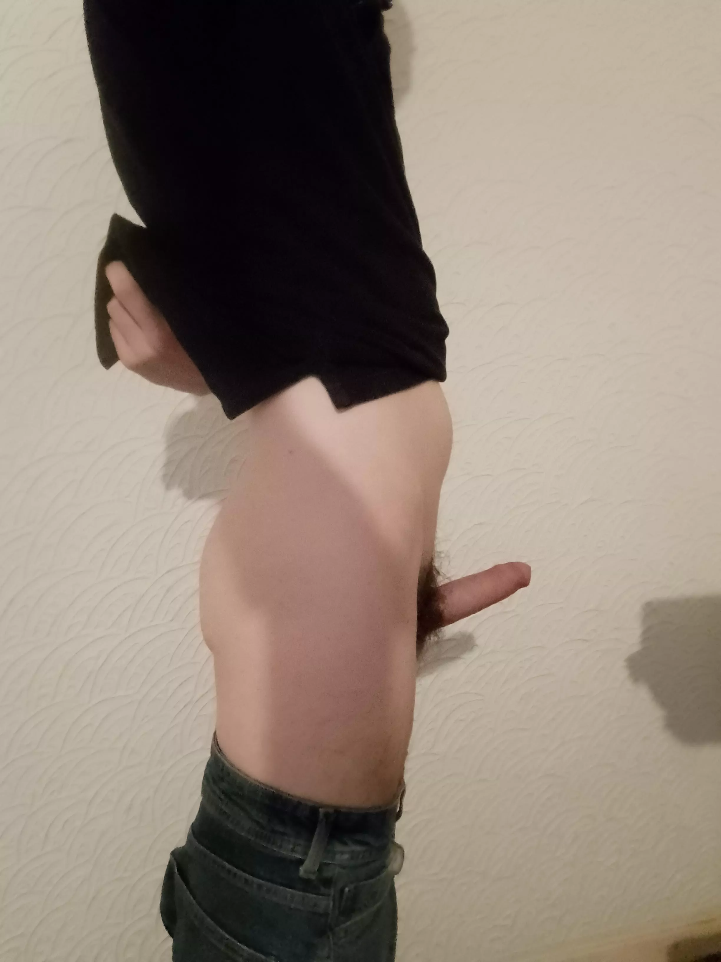 21 anyone wanna suck me off and let me fuck them 