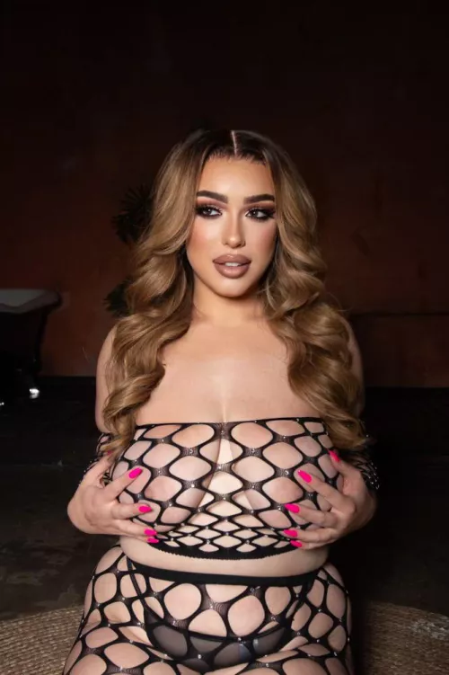 Big titties need a cock between them 