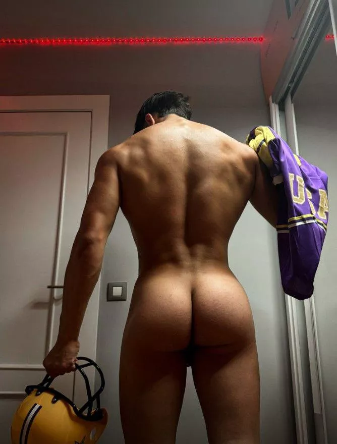 Come eat this delicious ass😆