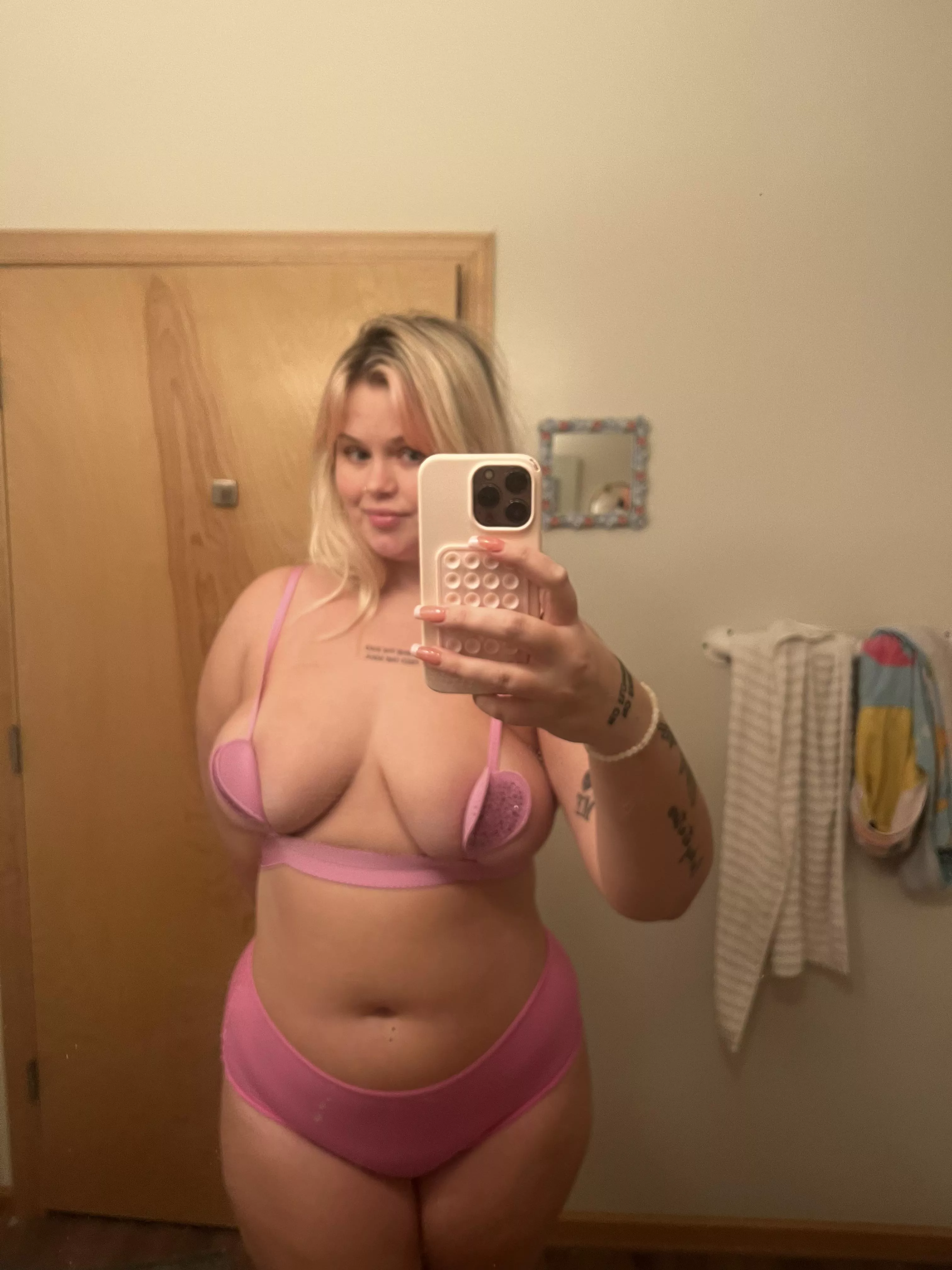 Do you like chubby tall blondes? 