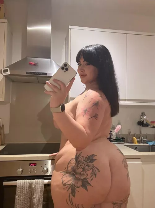 Does this pose highlight it enough?