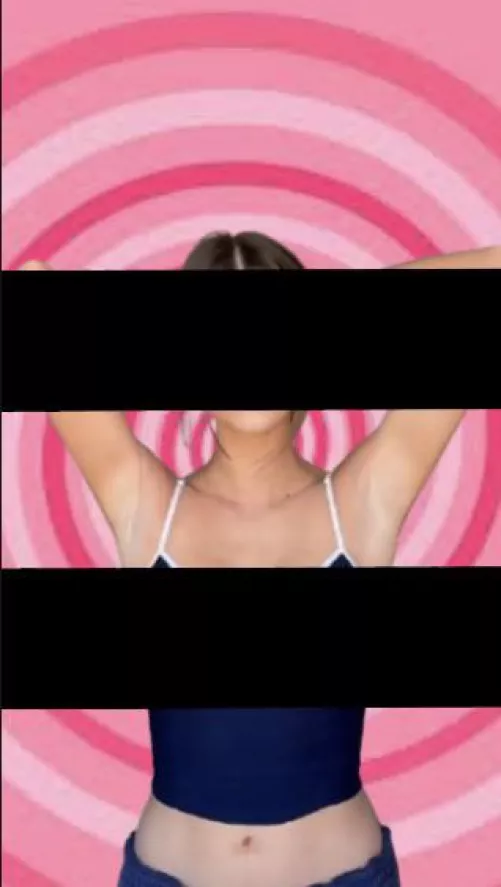 Focus on the armpits 