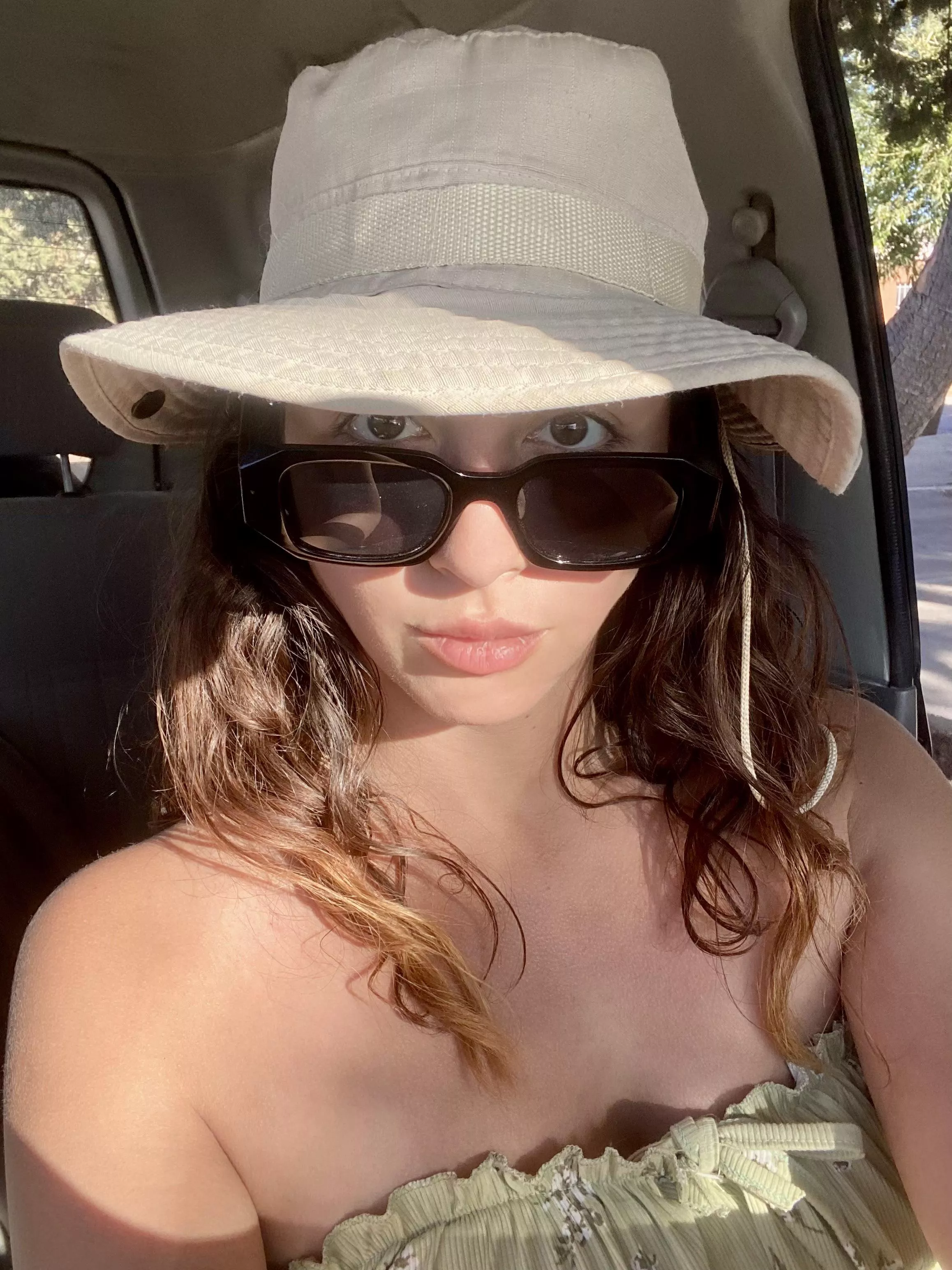 Lets start this Monday together with my GFE, you want me to be your Girlfriend? 