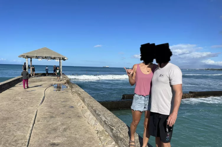 M/F looking for F or Couple