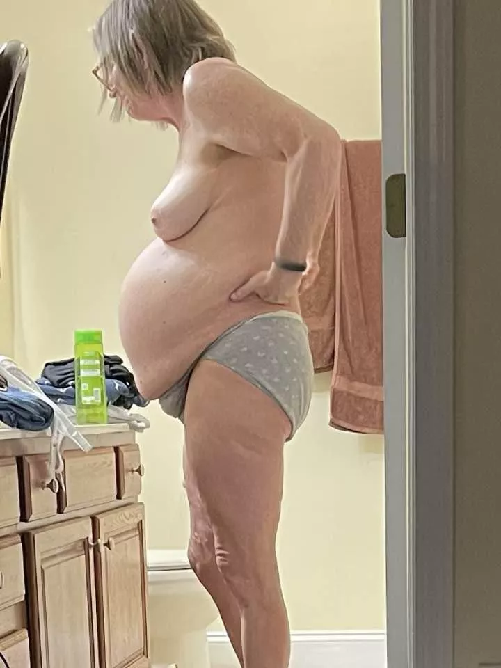 My fat wife Pam needs exposure and abuse