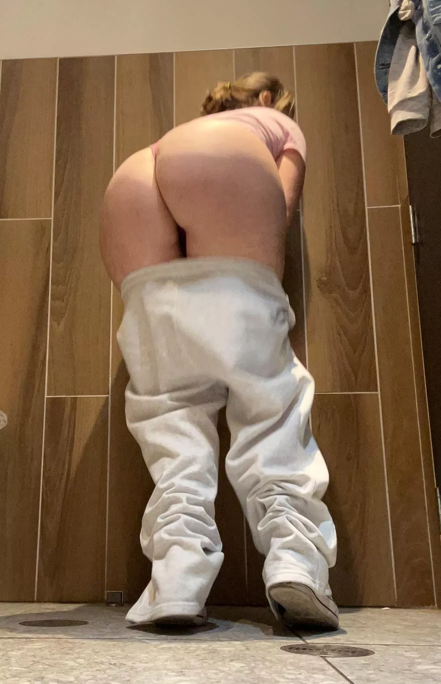 My husband loves these pics from the gym!