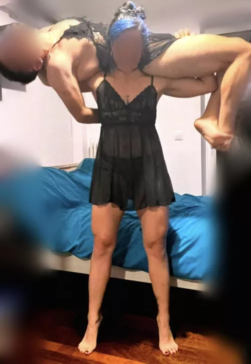 Obey your muscle mistress 💪🏽