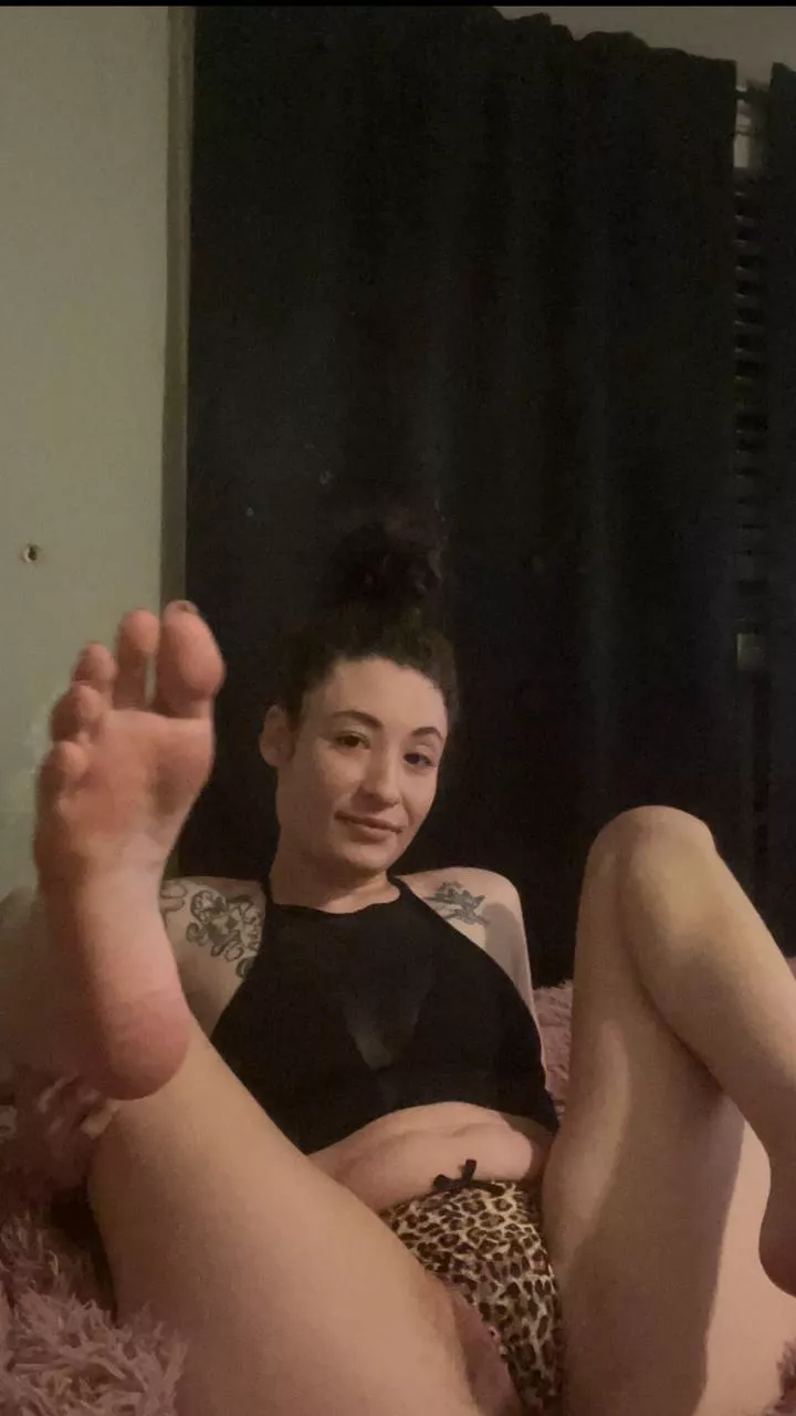 Sexy face & soles