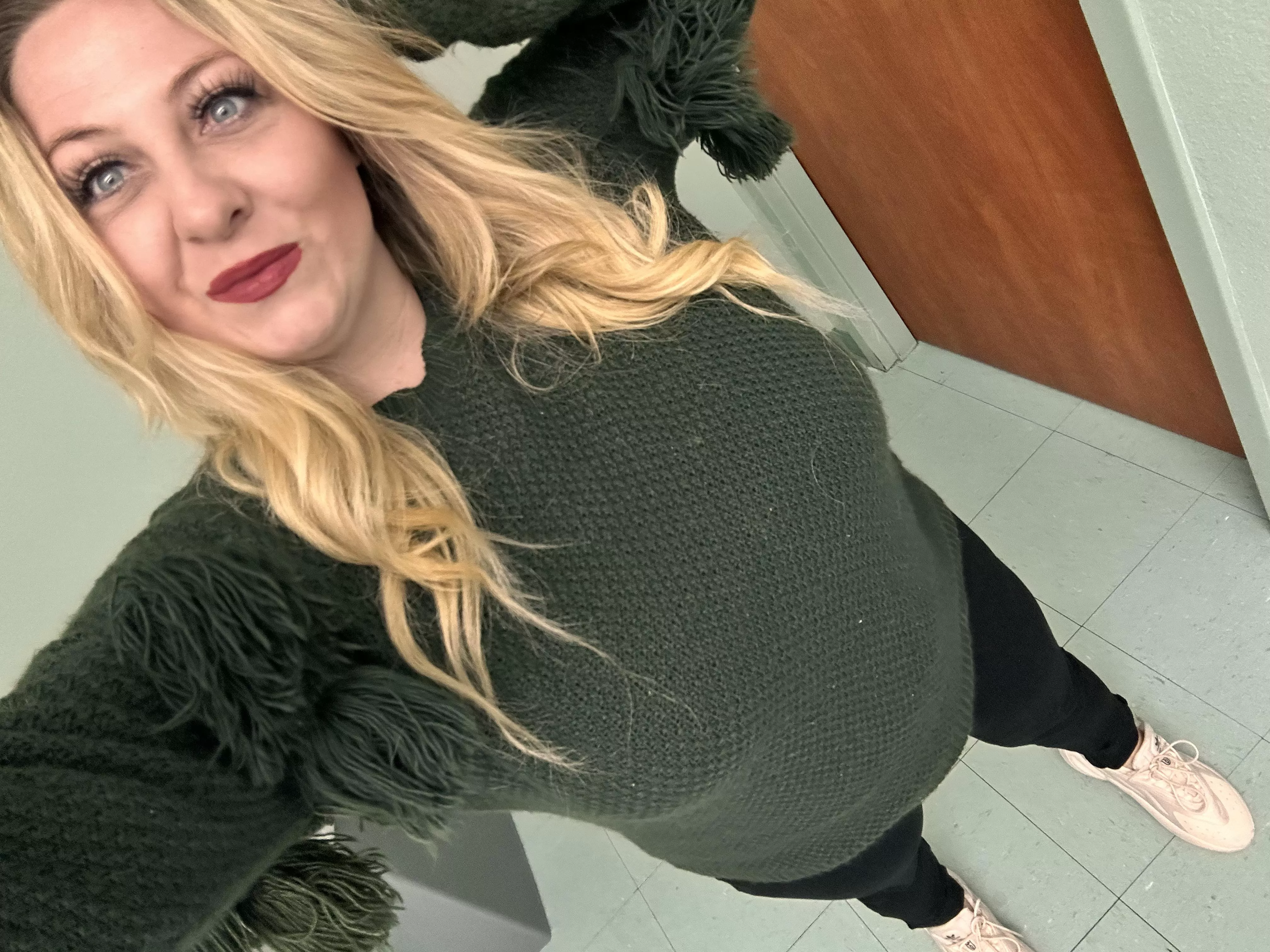 Thick MILFs your type 