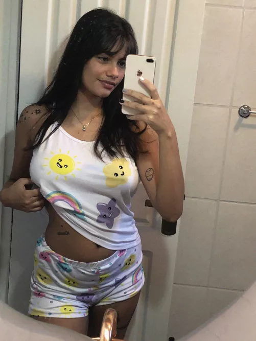 Why settle for boring when you can have a girl who knows how to get freaky? 21F