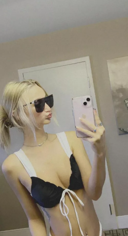 Would u cheat with me on your wife even though im your daughters bestie🙈
