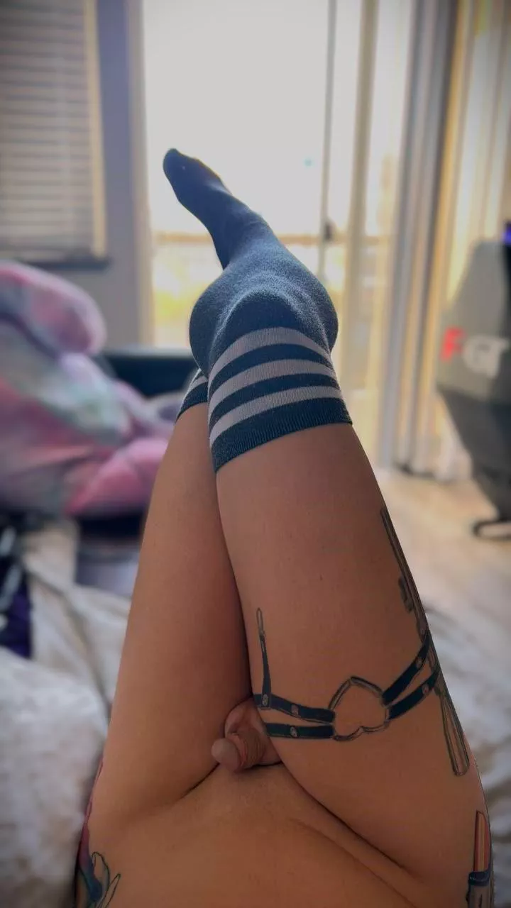 You find this snack in your bed after work—what do you with it?😏