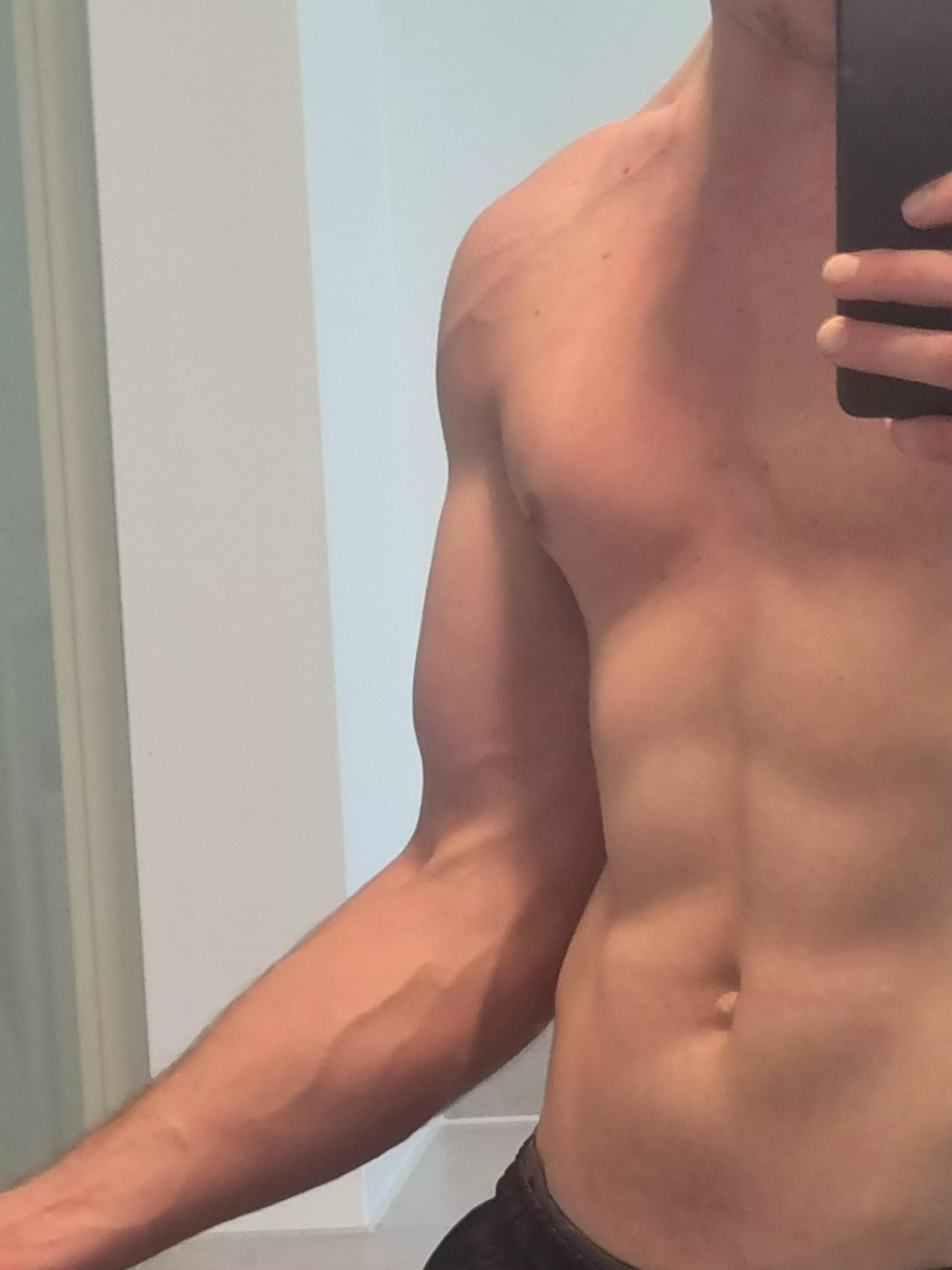 [21] wtf those veins doing 