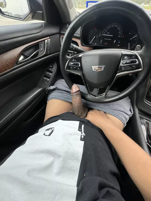 [25] M4F want some lunch ? 