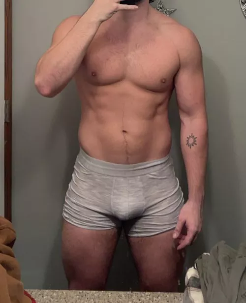 (26) 6’/ 210lbs 