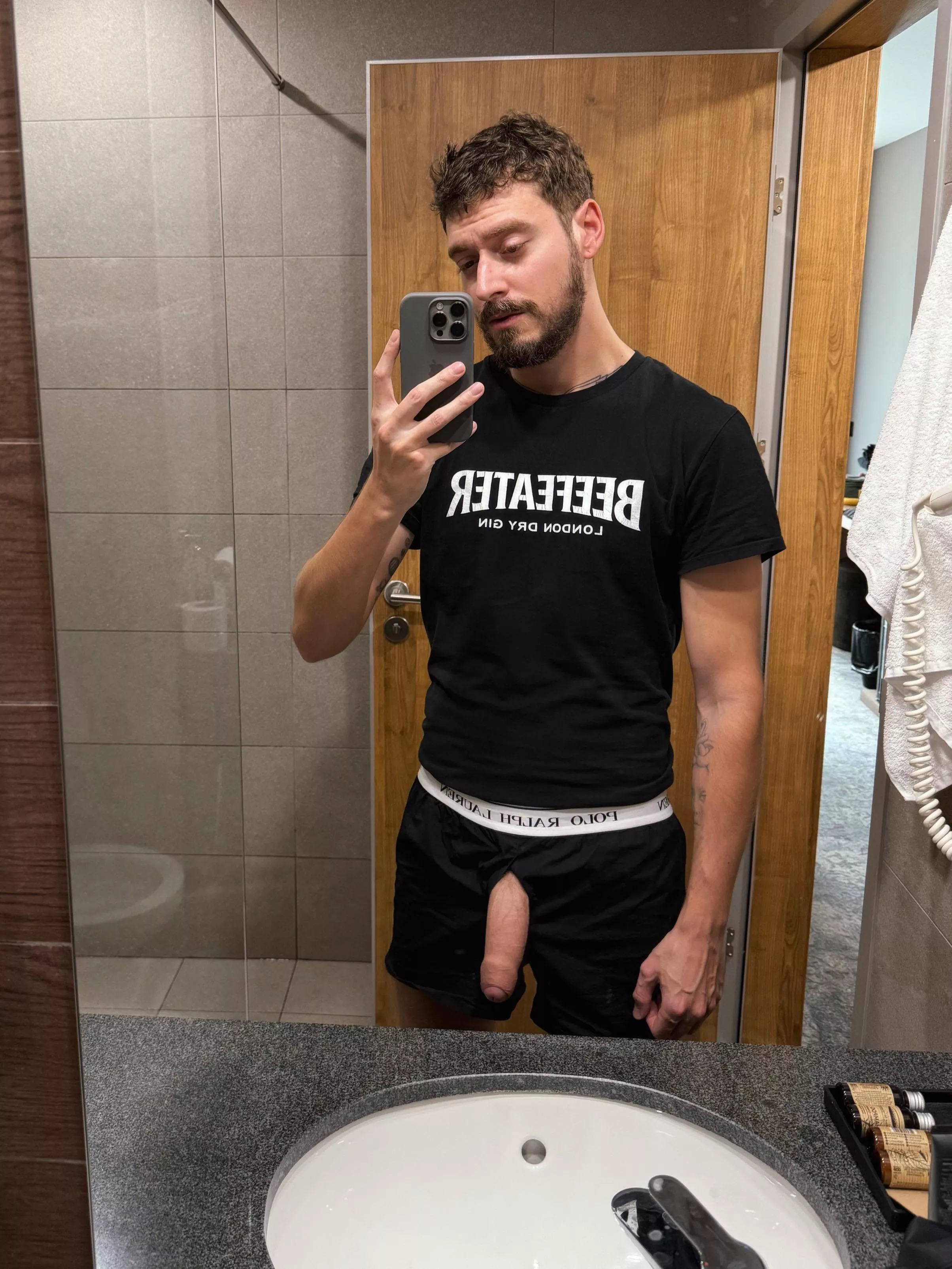 (30) room service 🛎️