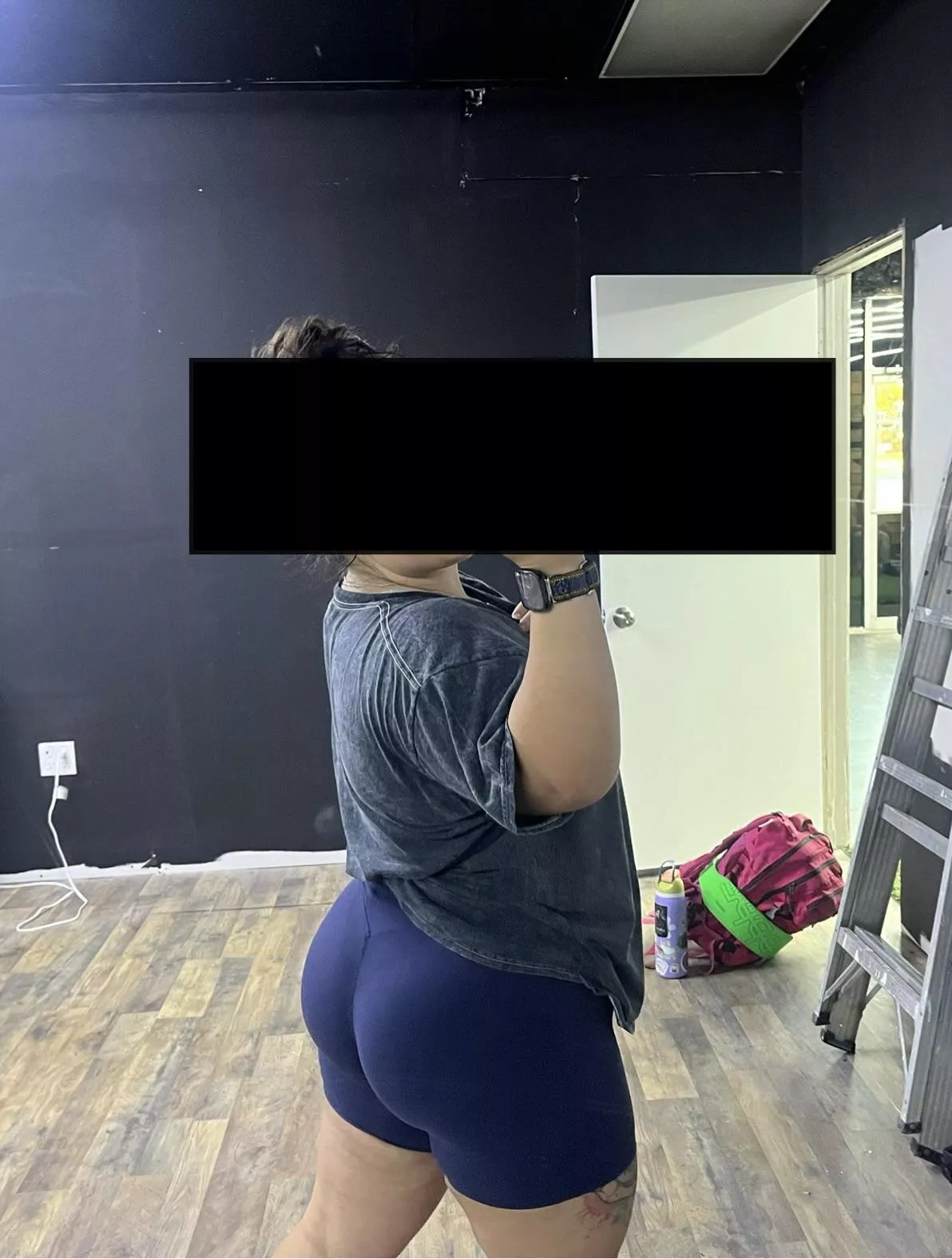 30M&29F looking for Young Hung Bull